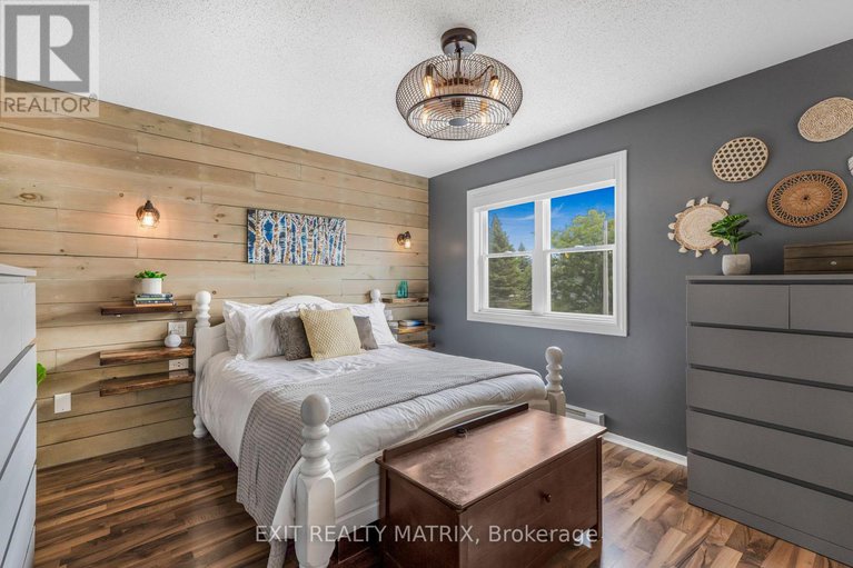 28812428/1503-briarfield-crescent/fallingbrookridgemount/ottawa/ontario/K4A1W6_18