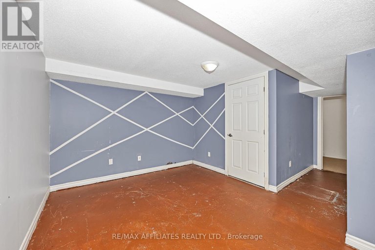 28512908/67-392-garden-glen-private/meadowlandscrestview/ottawa/ontario/K2G1E4_34