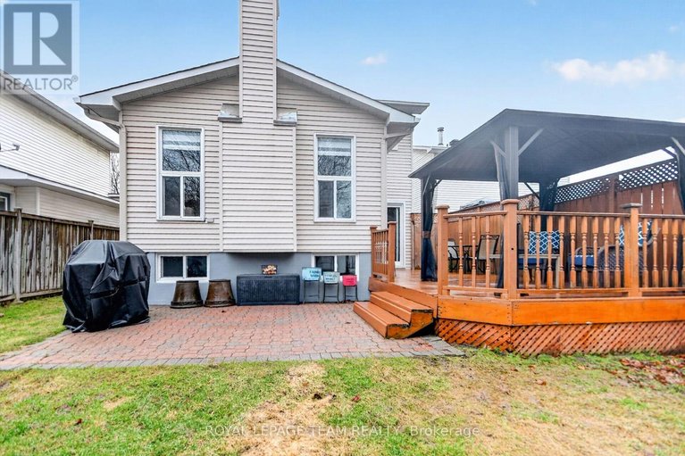 29608683/8-gowrie-drive/glencairnhazeldean/ottawa/ontario/K2L2S4_43