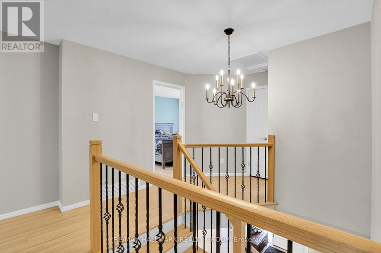 28346707/1712-playfair-drive/playfair-park/ottawa/ontario/K1H5S6_28