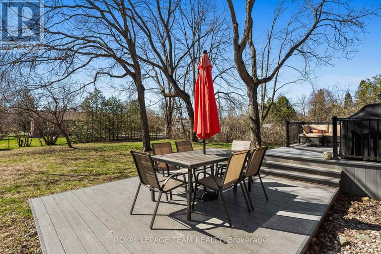 29662384/1081-boucher-crescent/manotick-south-to-roger-stevens/ottawa/ontario/K4M1B3_44