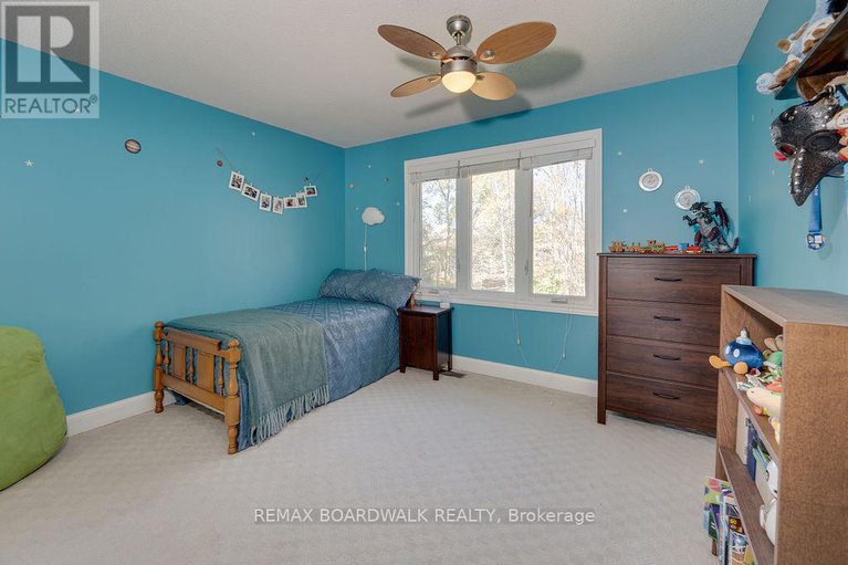 29251889/7089-bush-drive/greely/ottawa/ontario/K4P1M8_33