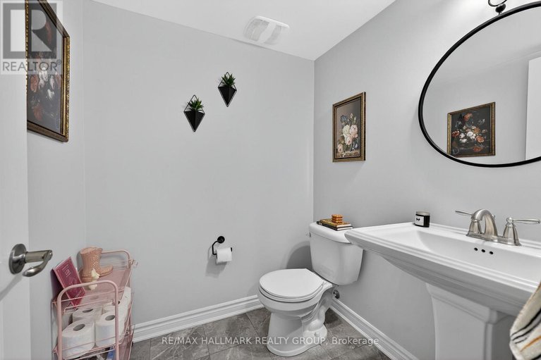 28509446/551-takamose-private/cfb-rockcliffe-and-area/ottawa/ontario/K1K5A5_10