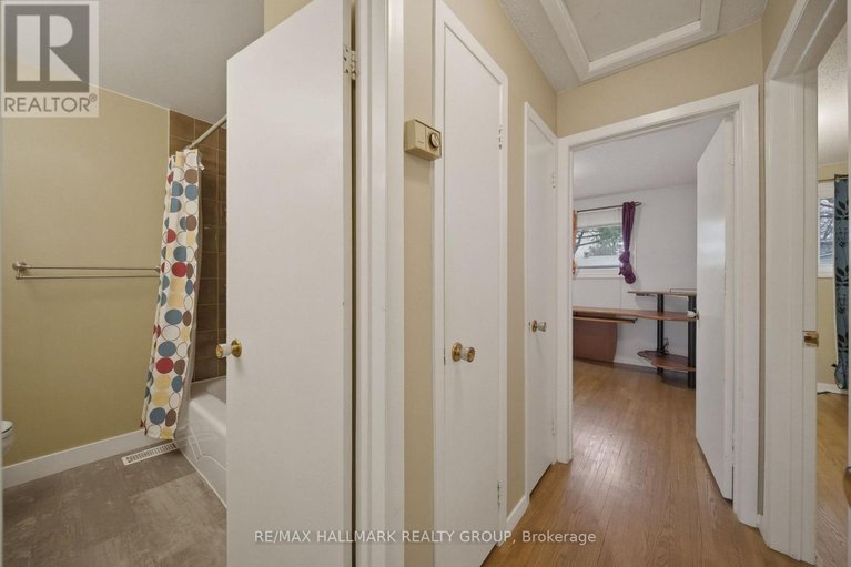 29612931/69-woodmount-crescent/borden-farmstewart-farmcarleton-heightsparkwood-hills/ottawa/ontario/K2E5P9_12