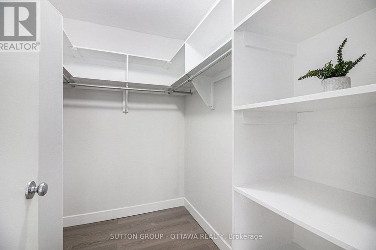 29237037/314-270-brittany-drive/viscount-alexander-park/ottawa/ontario/K1K4M3_13