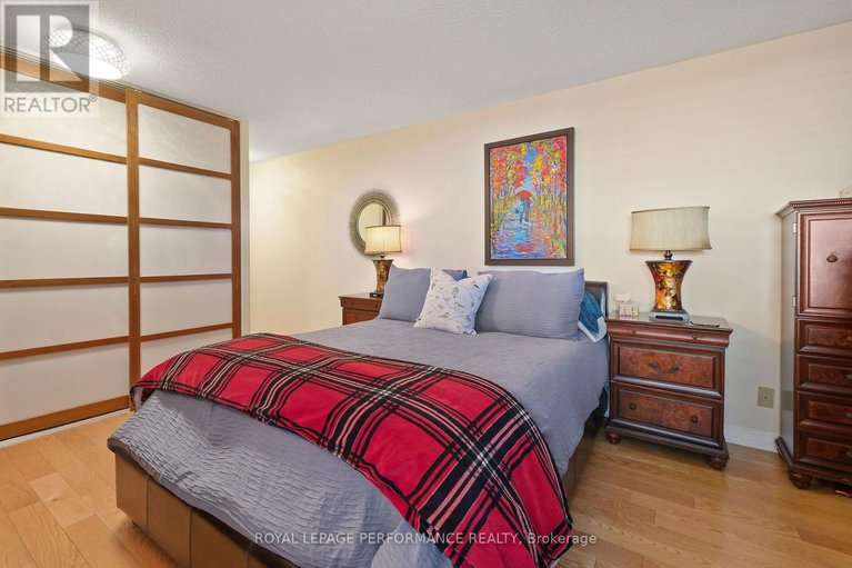 29666803/1003-71-somerset-street-w/ottawa-centregolden-triangle/ottawa/ontario/K2P2G2_35