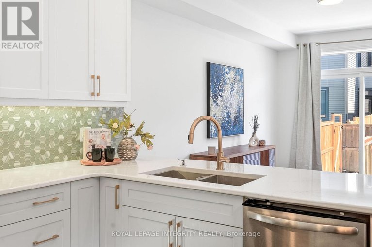 29586410/112-jardiniere-street/remainder-of-stittsville-area/ottawa/ontario/K2S2K2_11