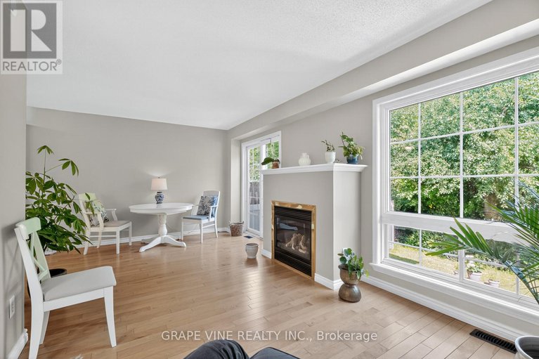 28705386/21-fieldberry-private/stonebridge/ottawa/ontario/K2J5E8_15