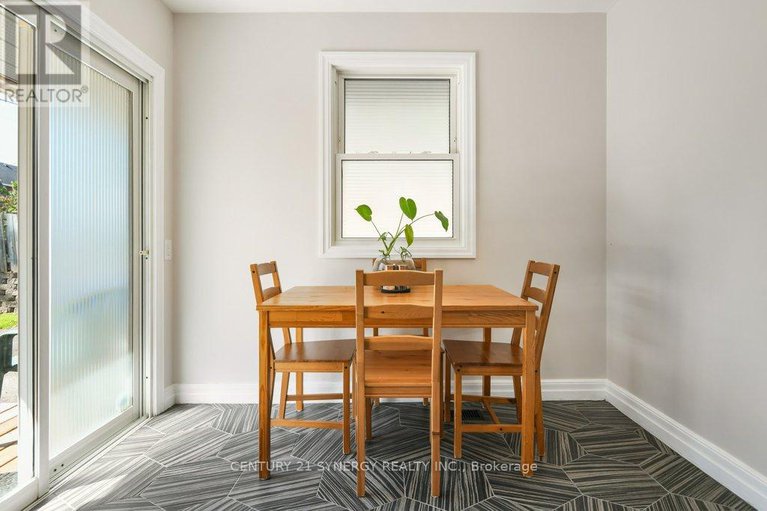 28517725/10-mclachlin-street-s/arnprior/arnprior/ontario/K7S2Y8_12