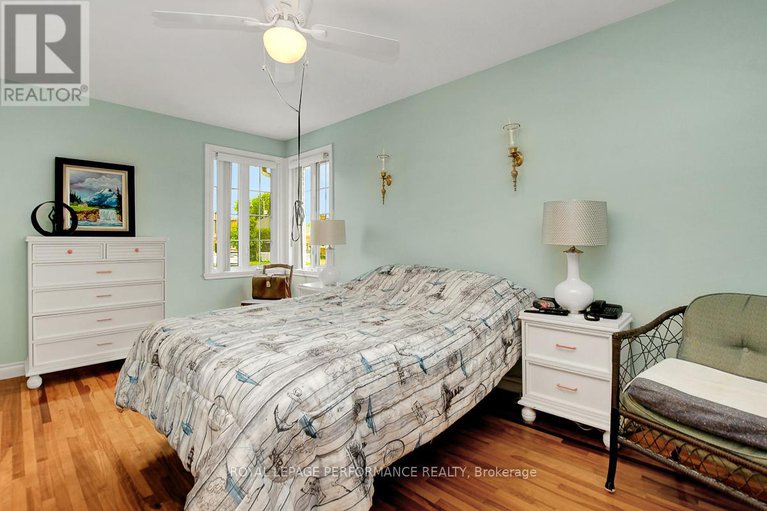28439854/583-donald-street/overbrookcastle-heights/ottawa/ontario/K1K1L5_20