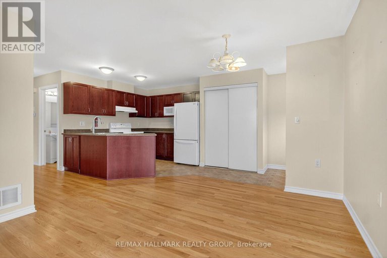 29149507/600-sunbeam-private/richmond/ottawa/ontario/K0A2Z0_17