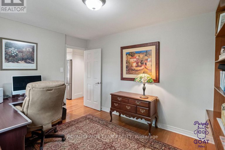 28136010/5-erinlea-court/pineglencountry-place/ottawa/ontario/K2E7C8_15