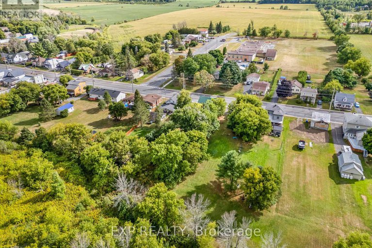 28788005/12-high-street/vankleek-hill/ontario/K0B1R0_32
