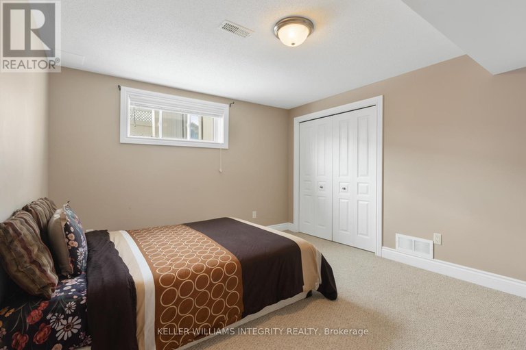 27908080/101-thivierge-court/town-of-rockland/clarence-rockland/ontario/K4K0E7_14