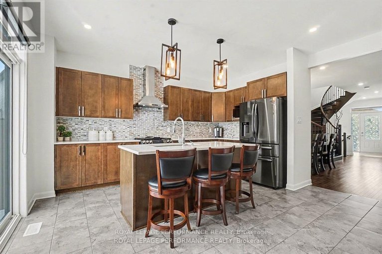 29674267/372-aquaview-drive/avalon-east/ottawa/ontario/K4A5K5_16