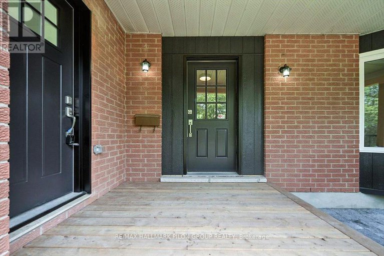 28647832/126-hawk-crescent/hunt-clubwestern-community/ottawa/ontario/K1V9G7_20
