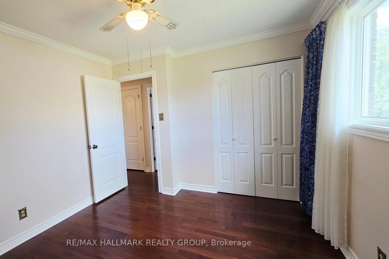 28842722/38-hadley-circle/bells-corners/ottawa/ontario/K2H6N9_15