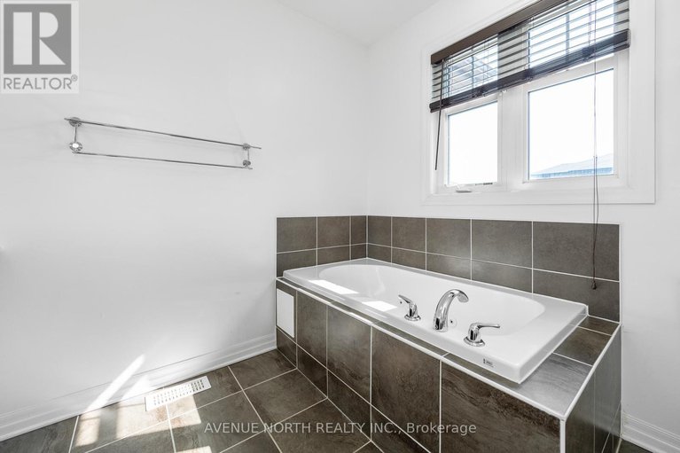 28526743/134-fairweather-street/leitrim/ottawa/ontario/K1T0L1_16