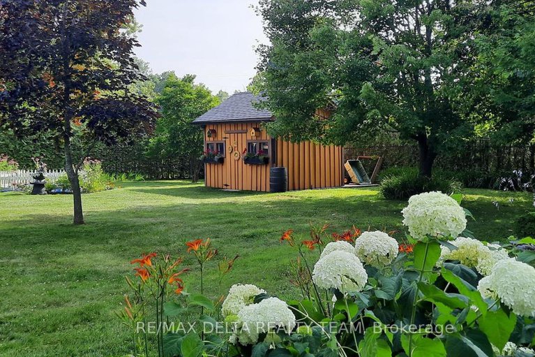 29348582/261-agathe-street/clarencerockland-twp/clarence-rockland/ontario/K4K1K7_39