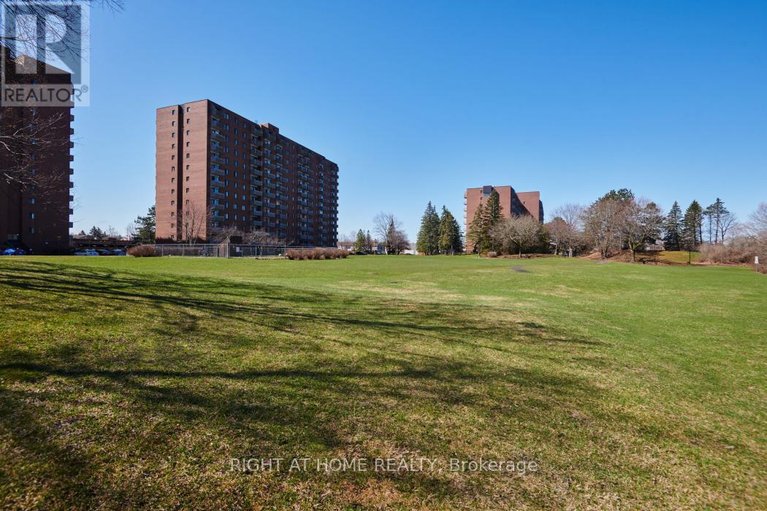 29628512/909-2759-carousel-crescent/emerald-woodssawmill-creek/ottawa/ontario/K1T2N5_45