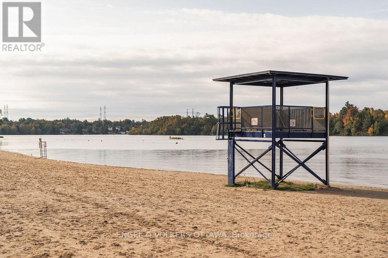 29006072/12-bayside-private/mooneys-bayriverside-park/ottawa/ontario/K1V9R3_45