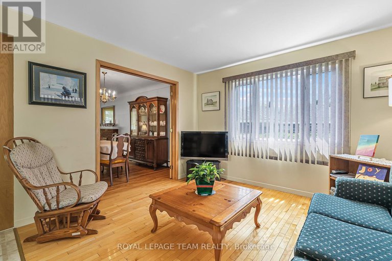28480333/1166-castle-hill-crescent/copeland-park/ottawa/ontario/K2C2A8_12