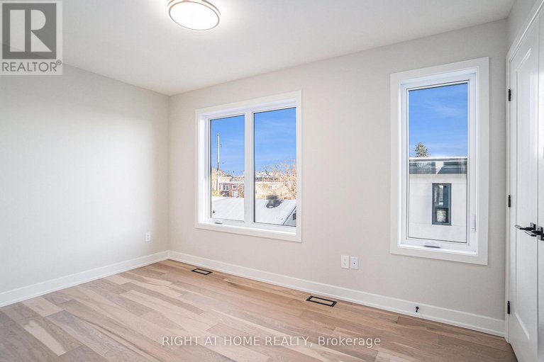 28471973/581-codds-road-n/cfb-rockcliffe-and-area/ottawa/ontario/K1K2G6_14
