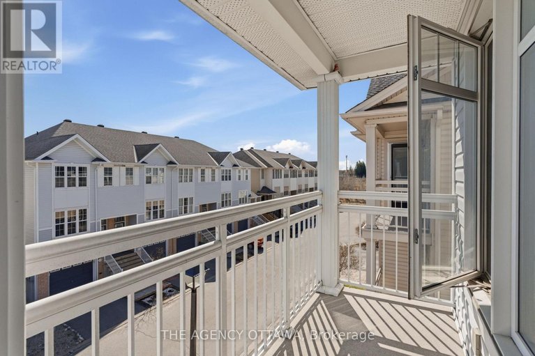 29656876/107-caithness-private/mer-bleuebradley-estatesanderson-park/ottawa/ontario/K1W0G4_37