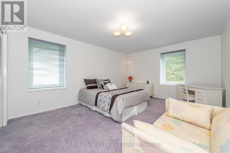 28818666/899-dresden-crescent/whitehaven/ottawa/ontario/K2B5H8_23