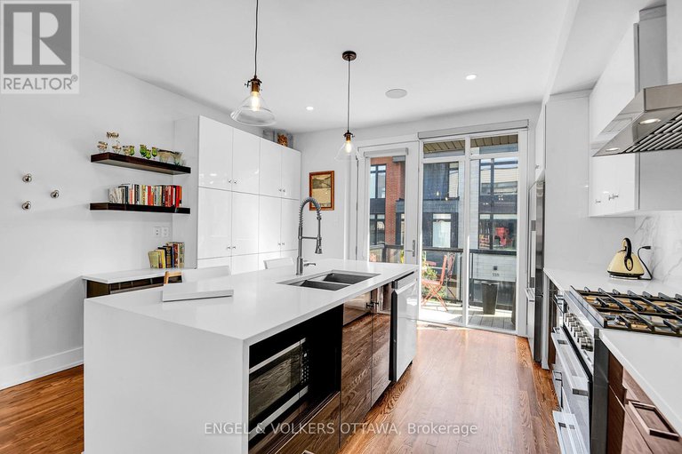 28835279/353e-booth-street/west-centre-town/ottawa/ontario/K1R7K1_17