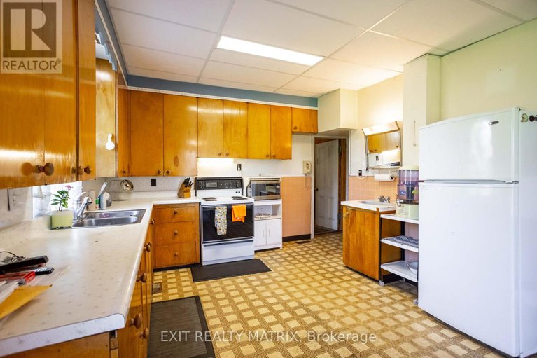 28439324/74-craig-street/village-of-russell/russell/ontario/K4R1A2_17