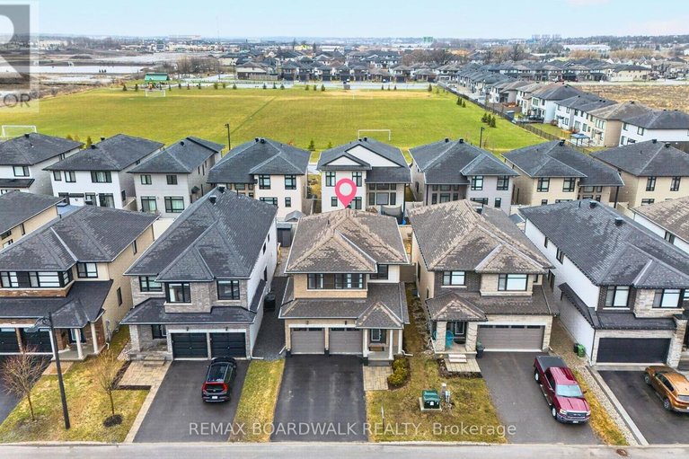 29620530/38-thunderbolt-street/emerald-meadowstrailwest/ottawa/ontario/K2V0L9_1