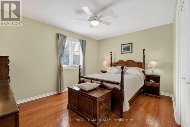 29494254/11-speers-crescent/bridlewood/ottawa/ontario/K2M1W1_30