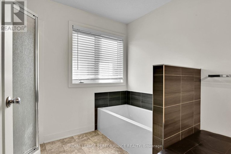 28812434/609-robert-street/town-of-rockland/clarence-rockland/ontario/K4K1E8_19