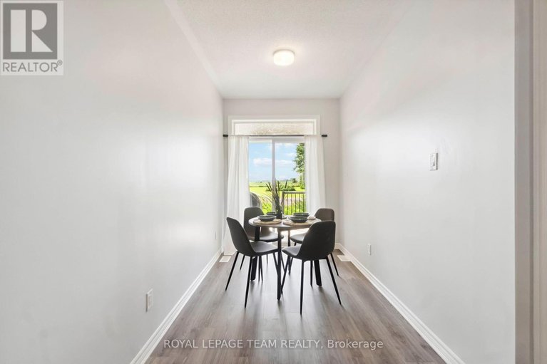 28540761/606-lapland-private/emerald-meadowstrailwest/ottawa/ontario/K2V0S2_18