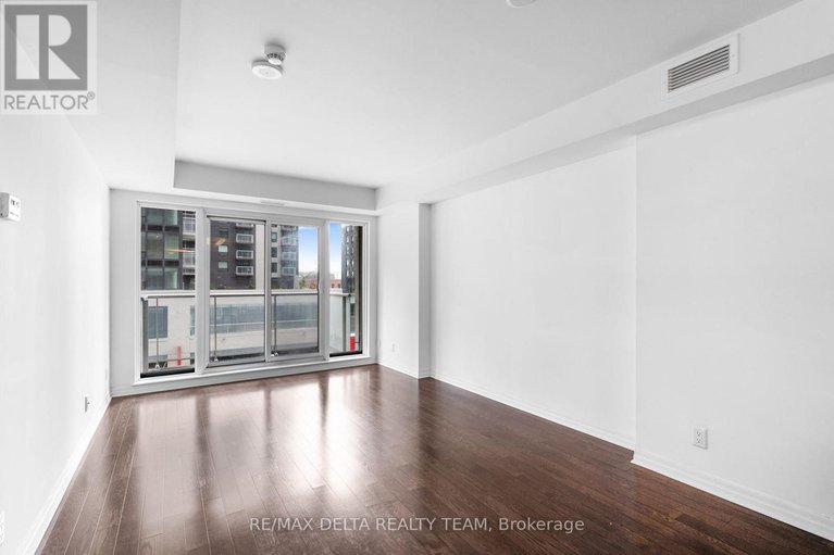 28453209/403-242-rideau-street/sandy-hill/ottawa/ontario/K1N0B7_12