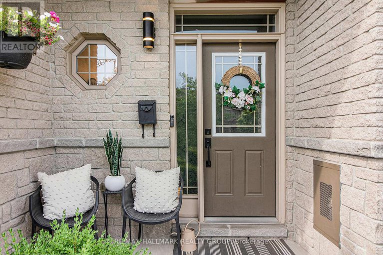 28598601/716-percifor-way/mer-bleuebradley-estatesanderson-park/ottawa/ontario/K1W0E4_3