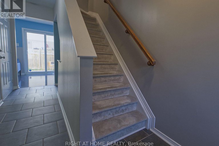 28966657/773-cobble-hill-drive/cedargrovefraserdale/ottawa/ontario/K2J0C3_4