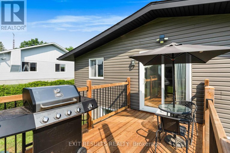 28753768/2250-lapointe-street/clarencerockland-twp/clarence-rockland/ontario/K0A1E0_29