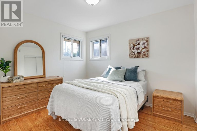 28847958/814-pleasant-park-road/elmvale-acres/ottawa/ontario/K1G1Y9_12