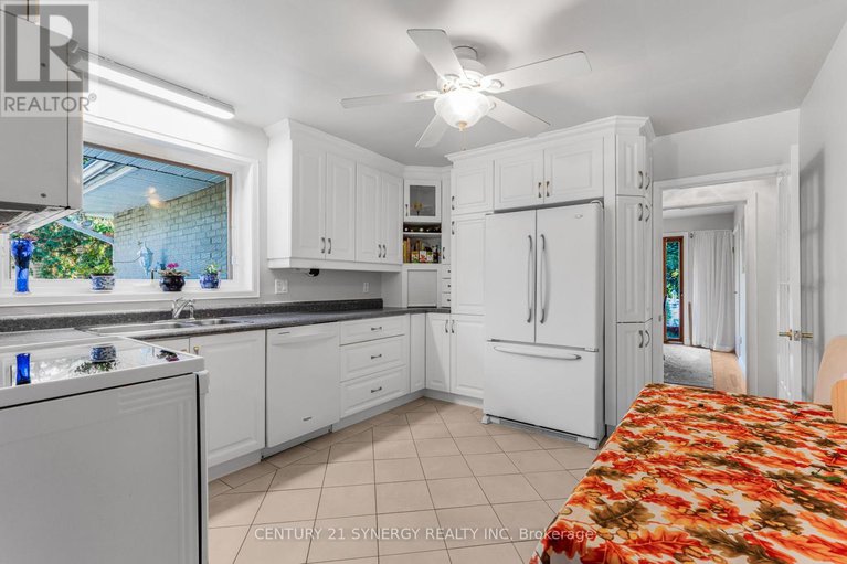28955196/1174-greyrock-crescent/copeland-park/ottawa/ontario/K2C2A4_9