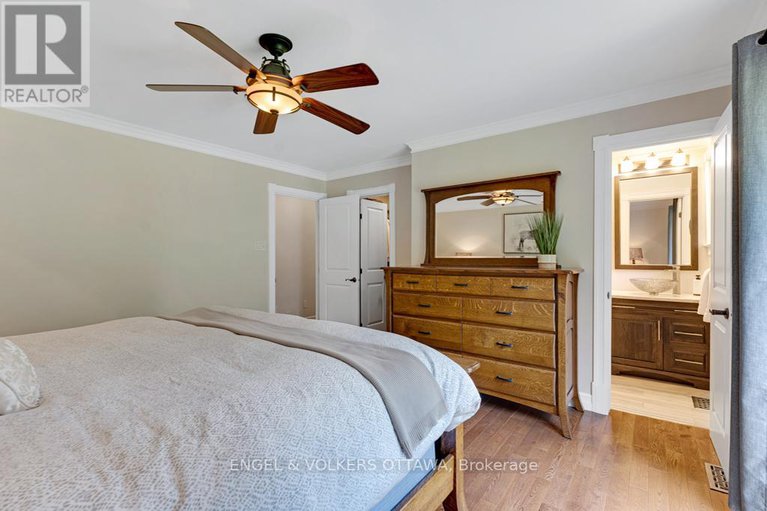 28654759/656-spruce-ridge-road/huntley-ward-south-west/ottawa/ontario/K0A1L0_23