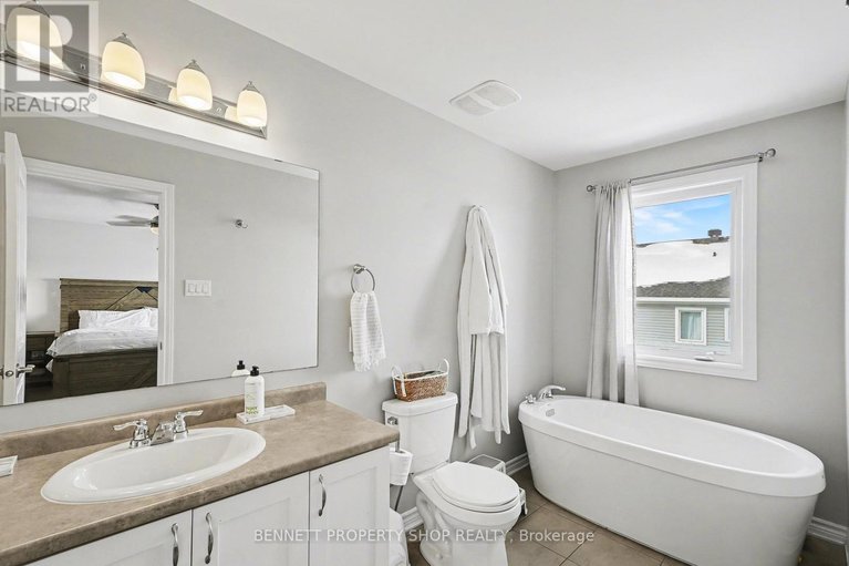 29669969/159-conifer-creek-circle/emerald-meadowstrailwest/ottawa/ontario/K2M0M2_6