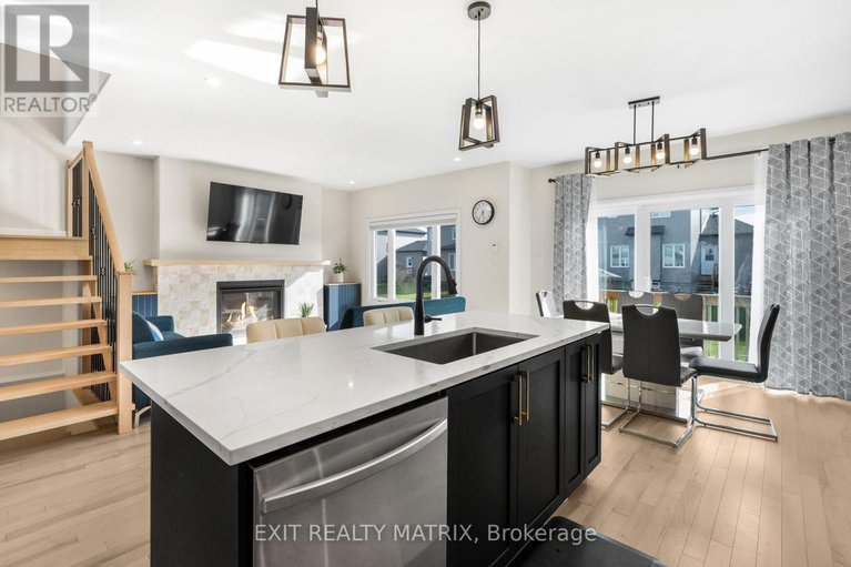 28493432/461-aurora-street/russell-twp/russell/ontario/K4R0L3_10