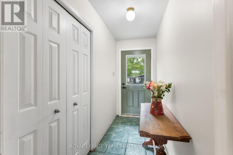 28509477/2733-rideau-glen-lane/north-grenville-twp-kemptville-south/north-grenville/ontario/K0G1J0_15