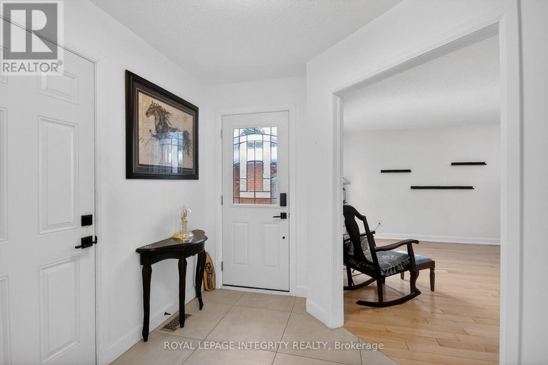 29484455/2092-legrand-crescent/queenswood-heights-south/ottawa/ontario/K1E3T6_6