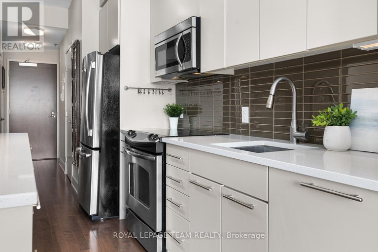 28841580/502-108-richmond-road/westborohampton-park/ottawa/ontario/K1Z0B3_12