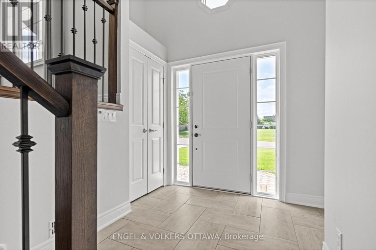 28479228/20-assiniboine-drive/borden-farmstewart-farmcarleton-heightsparkwood-hills/ottawa/ontario/K2E5R7_3