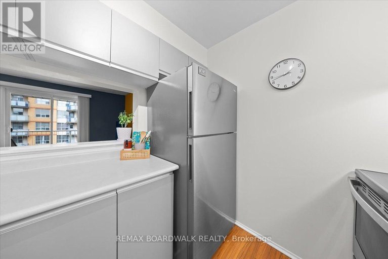 29620279/412-250-brittany-drive/viscount-alexander-park/ottawa/ontario/K1K4M1_9