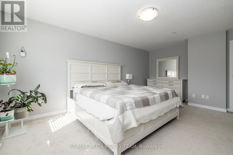 28750818/218-enclave-walk/mer-bleuebradley-estatesanderson-park/ottawa/ontario/K1W0J4_13